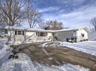 414 W Crea St, Cerro Gordo, IL 61818