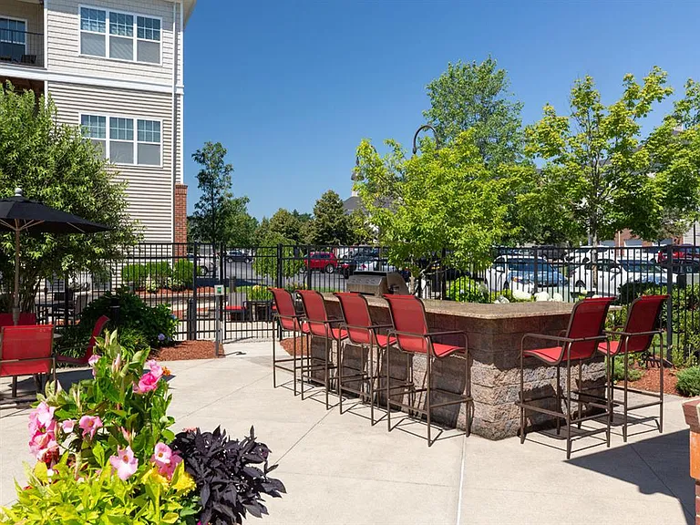 Edgewood Apartments — Photo 6