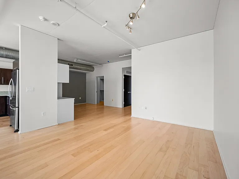 1100 S Hope St #1410 — Photo 20