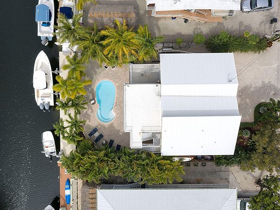 4th image of 237 Bougainvillea St