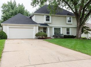 9925 Catalina St, Overland Park, KS 66207