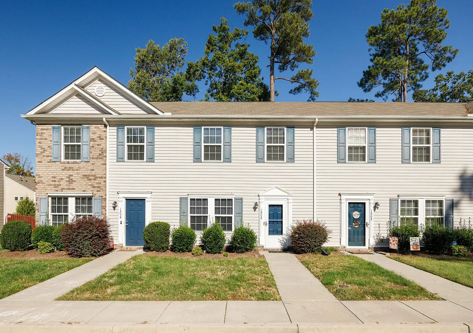 2 Apartment Townhome near E Parham Rd.! Available NOW — Photo 2