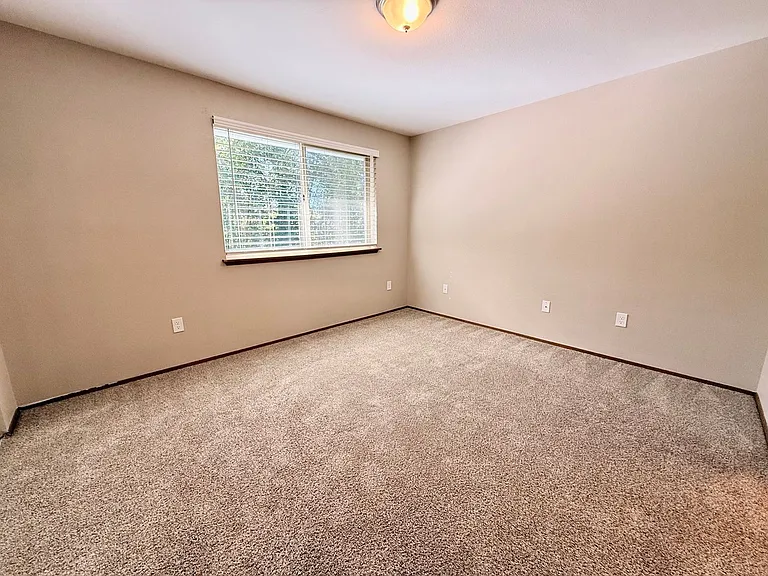 10404-10419 E McKinley Ave — Photo 22