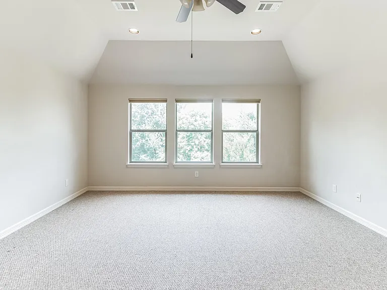 208 Angus Dr — Photo 16