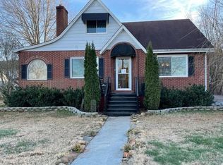 103 Burns St, Morganton, NC 28655
