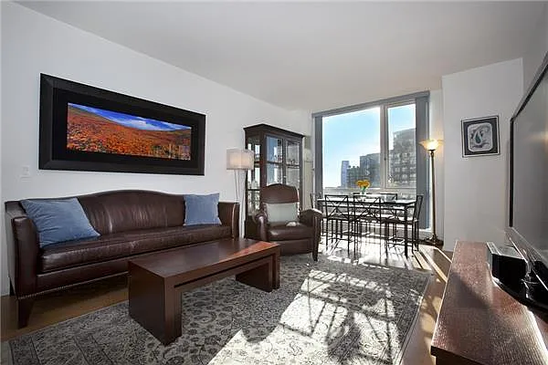 Sold by R New York | media 3