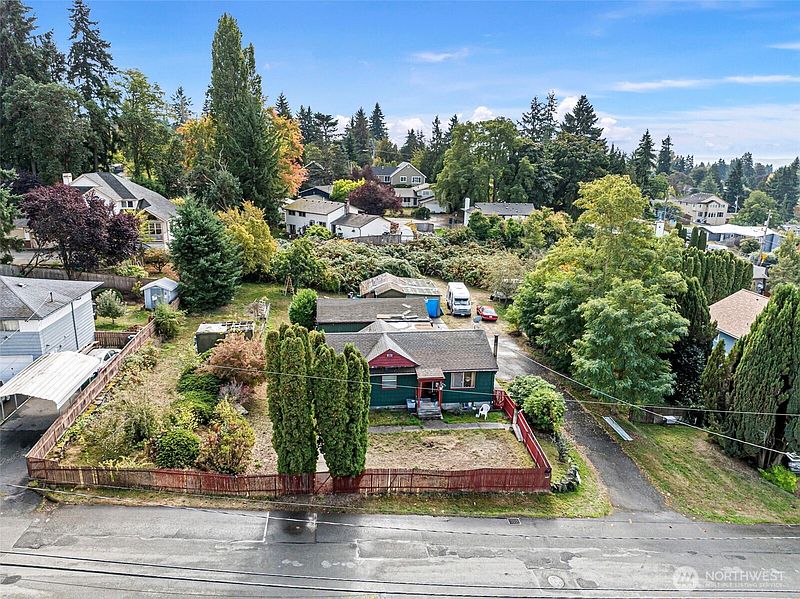 5th image of 2635 SW 104th Street