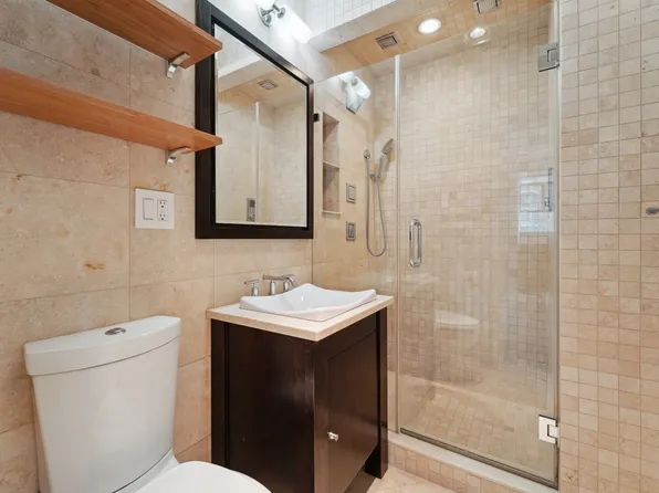 2727 Palisade Avenue image 13 of 25