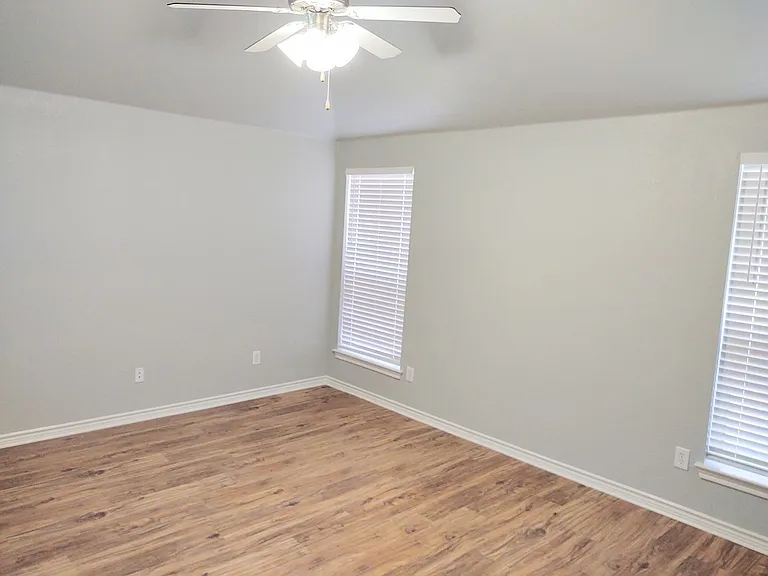 3024 Lake Side Dr — Photo 9