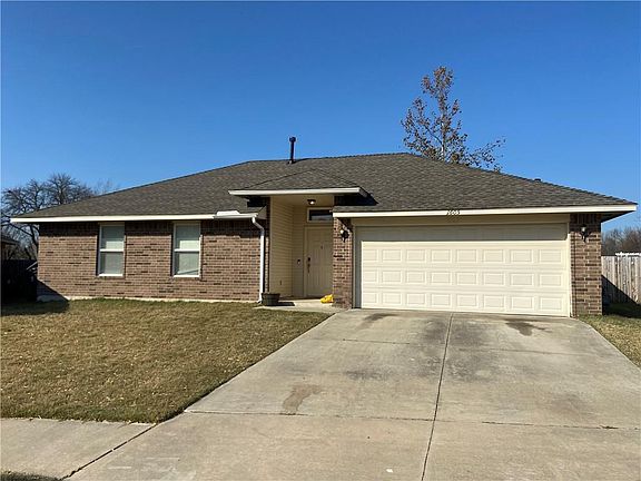 2nd image of 1605 Creekside Ln