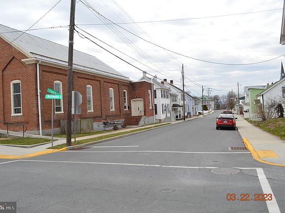 3rd image of 101 S Washington St