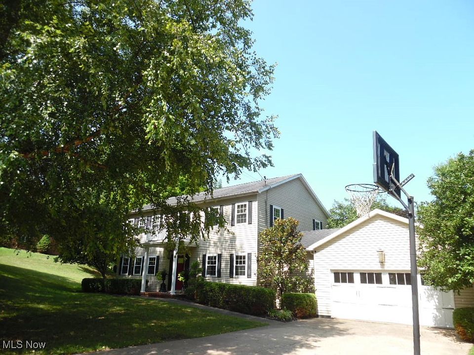 1st image of 102 Woodcrest Dr