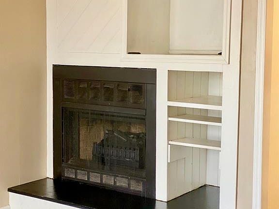 3rd image of 559 Brookside Ct