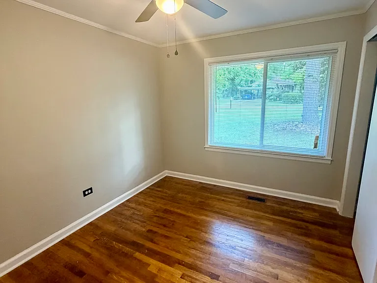 1301 Smoak Ave — Photo 17