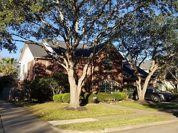 3rd image of 4214 Oak Forest Dr