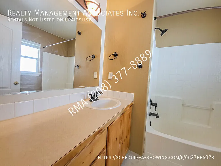 1611 S Michigan Ave — Photo 13