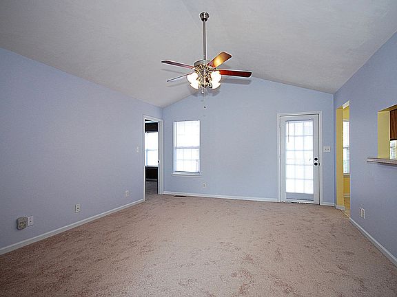 3rd image of 1335 Fergie Ct