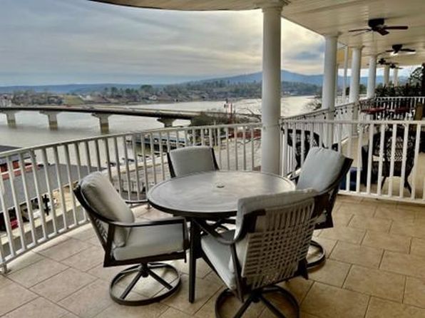 130 Grand Isle Dr APT 2C