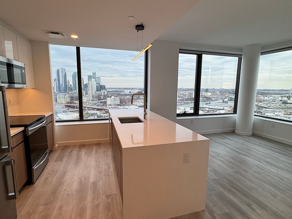 1st image of 77 Commercial St #2926S