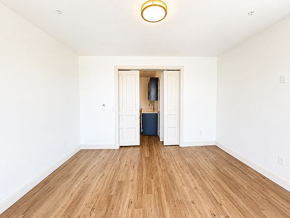 3rd image of 319 Connecticut St #1