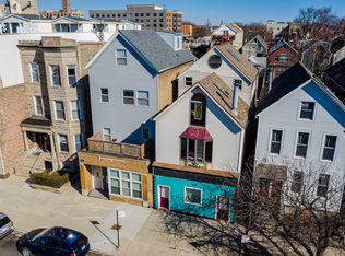1446 W Barry Ave, Chicago, IL 60657