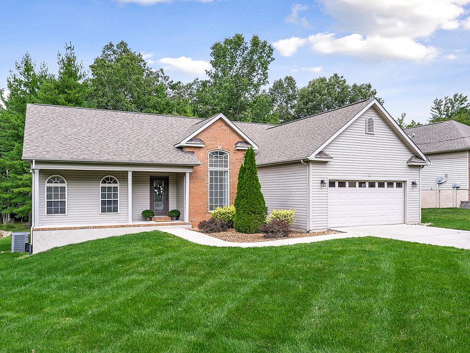 1st image of 144 Forest Hill Dr