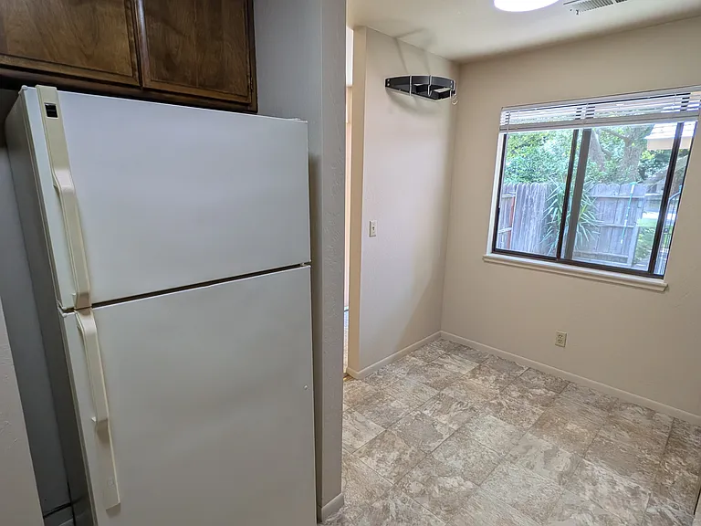 285 Saint Michael Ct #B — Photo 12