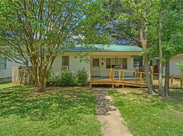 1405 N Detroit Ave, Russellville, AR 72801