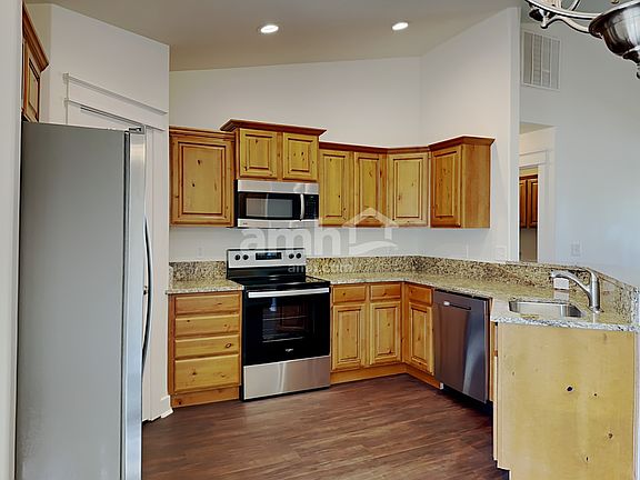 3rd image of 891 S Threave Ave