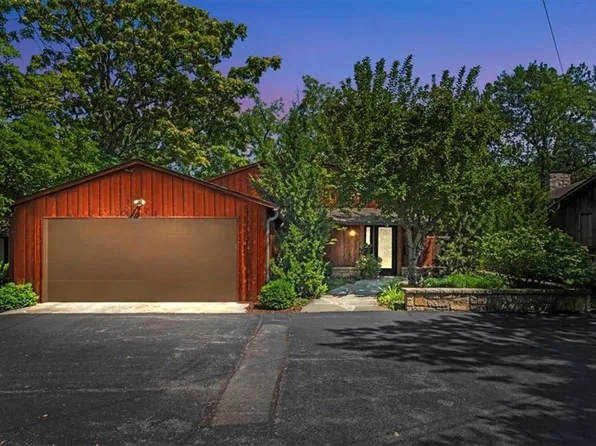 4409 Rockhill Rd, Kansas City, MO 64110