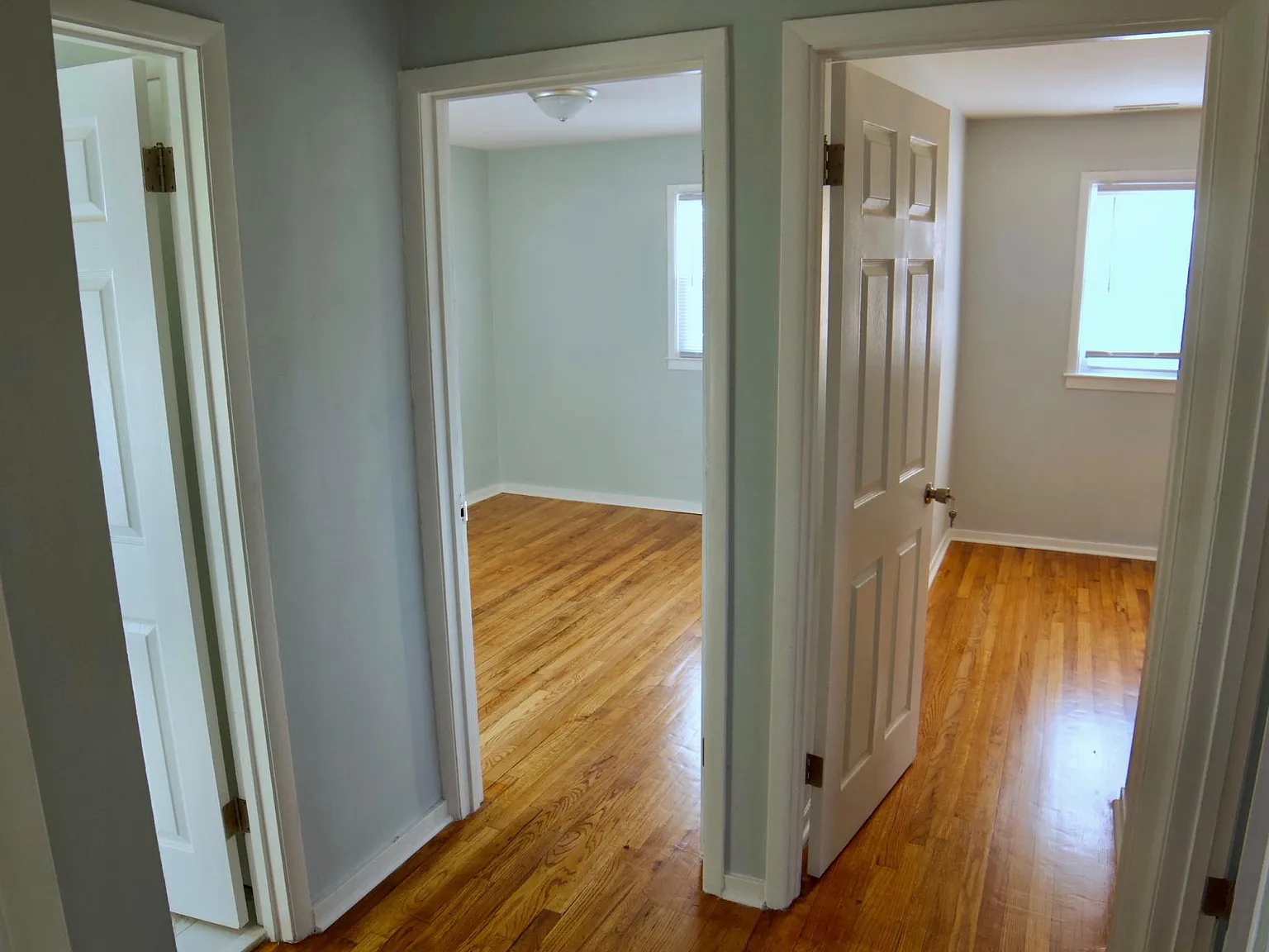 3 bed, 864 sqft, $1,700 — Photo 2
