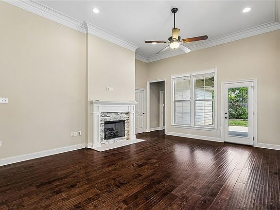 3rd image of 1253 Deer Park Ct