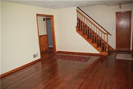 4th image of 3762 Fairburn Dr