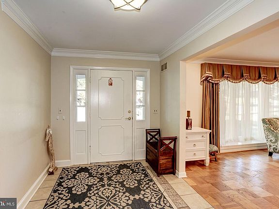 4th image of 8111 Cawdor Ct