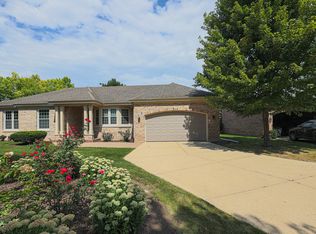 305 Torrington Dr, Bloomingdale, IL 60108