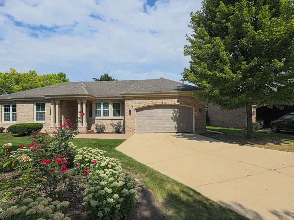 305 Torrington Dr, Bloomingdale, IL 60108