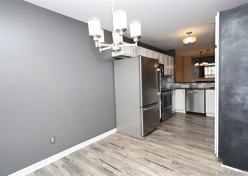 129 E Bay Dr, photo 15
