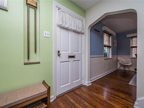 3rd image of 93 W Prospect Ave