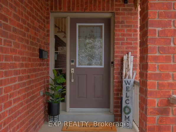 3305 Weatherford Rd, Mississauga, ON L5M 7X8