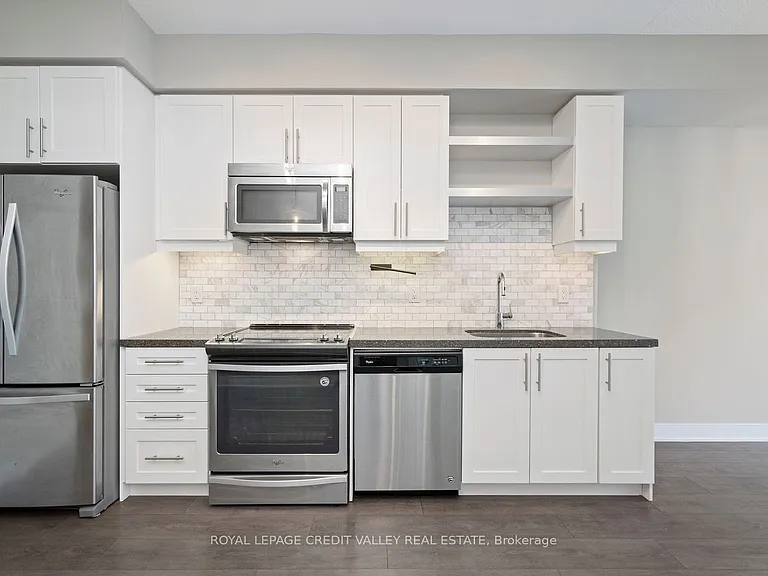 525 Adelaide St W #1732 — Photo 7