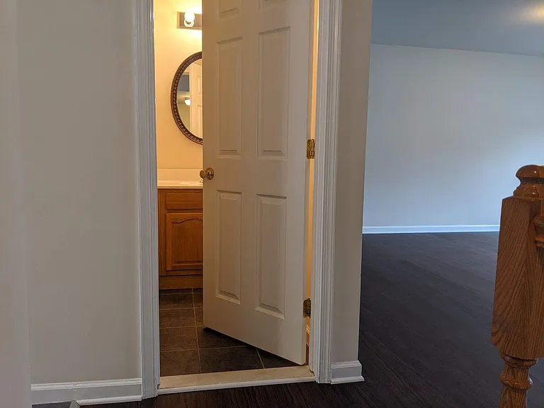 225 Crown Ct — Photo 16