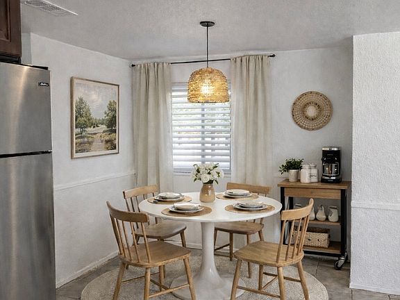 Kitchen breakfast nook