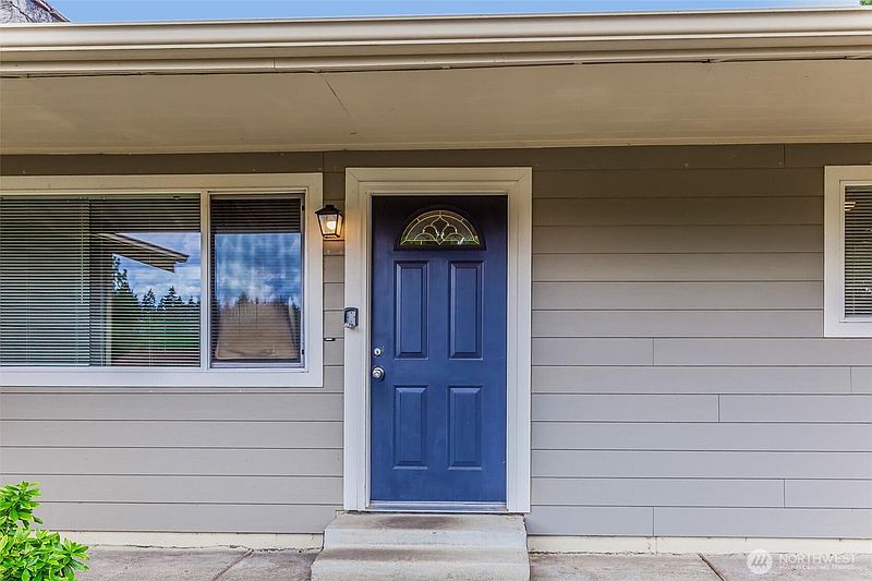 5th image of 13108 107th Avenue Ct E