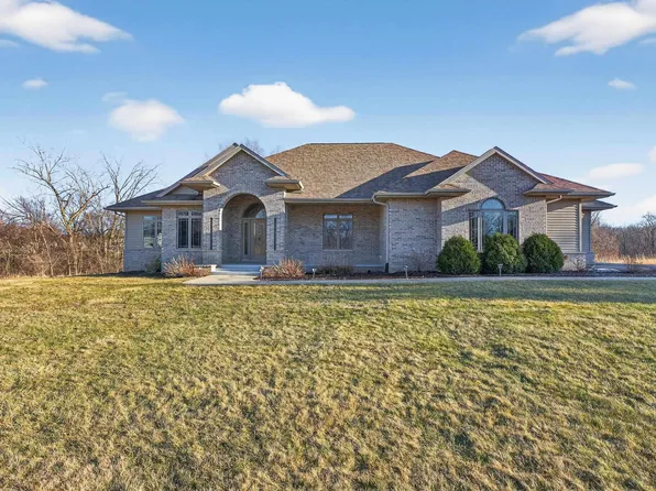 3090 59th Street Trl, Vinton, IA 52349