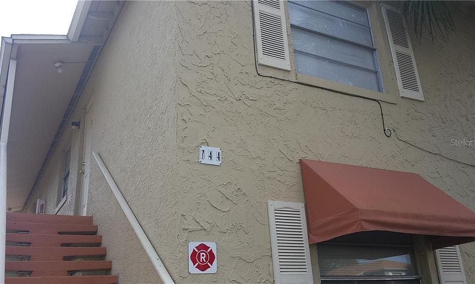 2nd image of 744 Michigan Ct APT 4