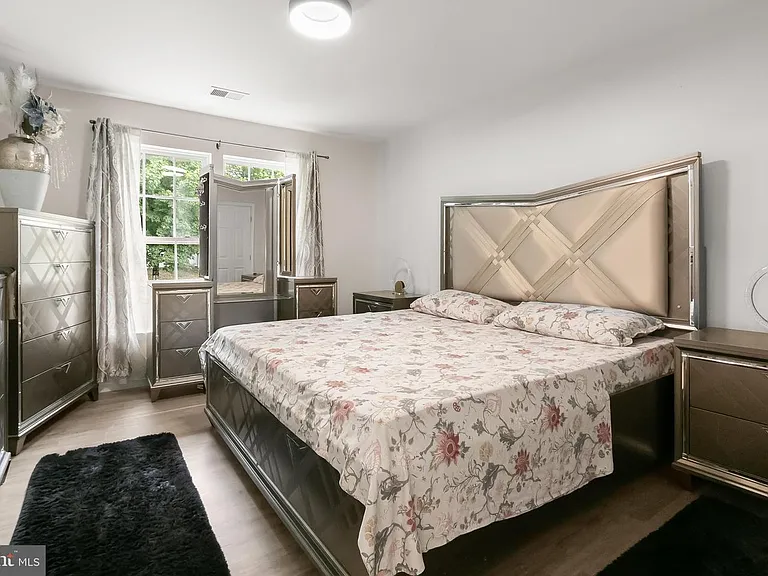 7202 Exbury Ct — Photo 40