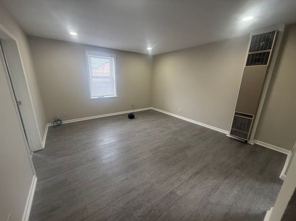204 W Washington St #1