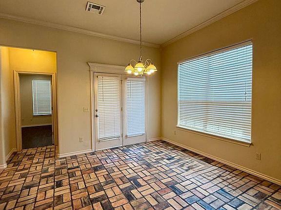 5th image of 2520 Thomas Dr