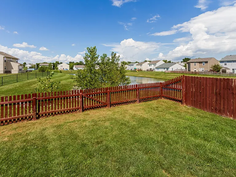 10714 Gathering Dr — Photo 15