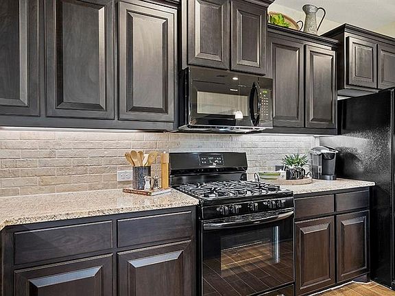 Home images & Floor Plans are for illustration purposes only & may vary from actual home